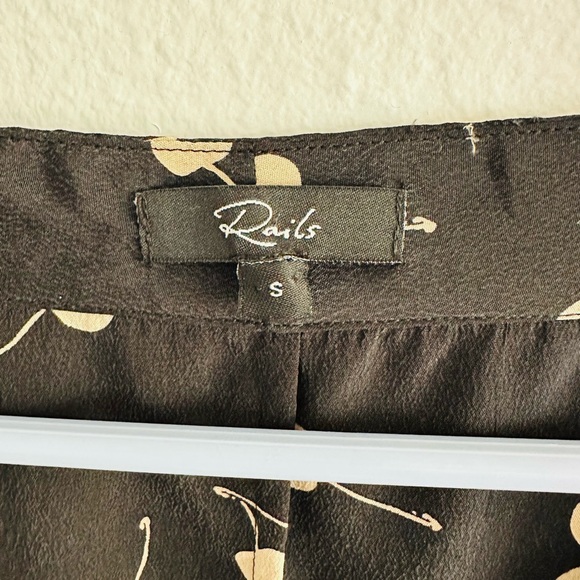 Rails Sloane Cherry Print Tie-Front 100% Silk Top. blouse. Size S - Picture 9 of 9